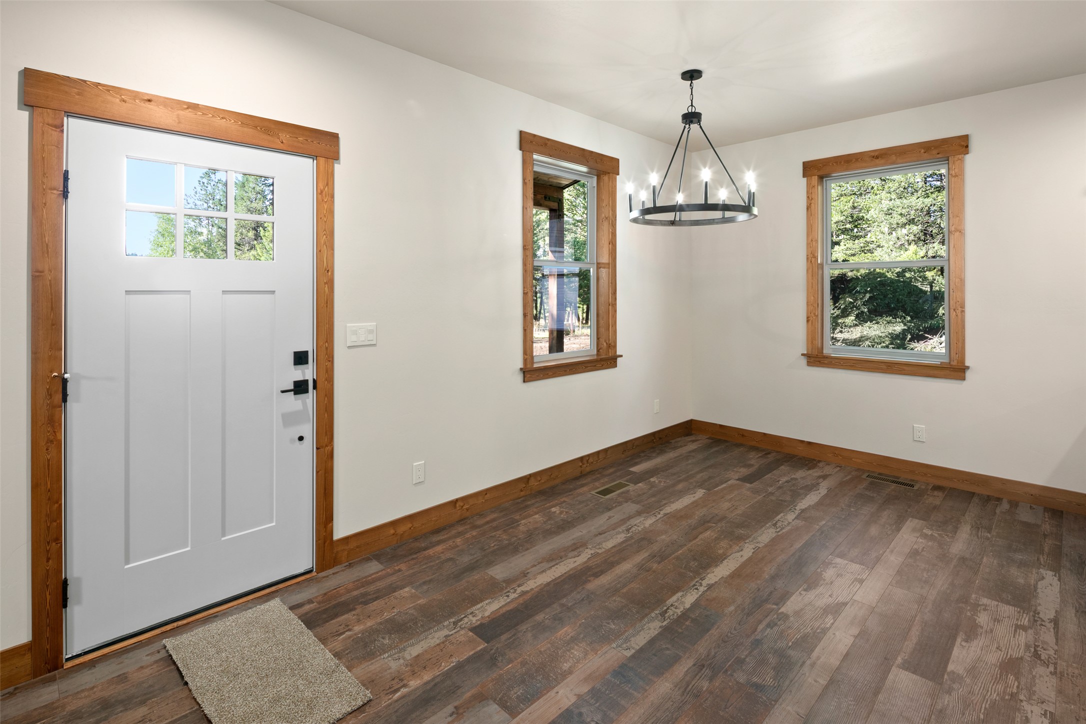 90 Forest Loop Property Photo 2