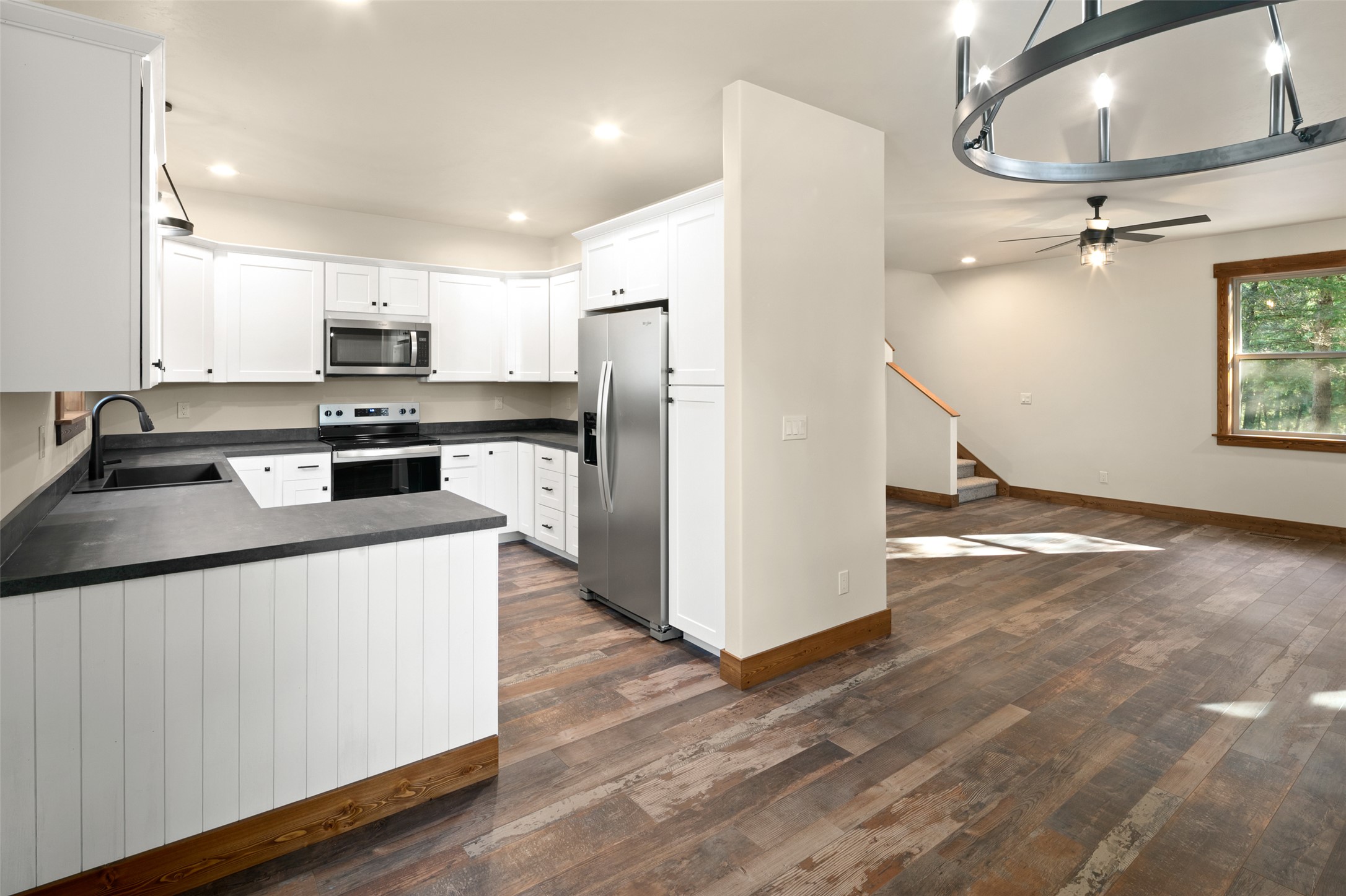 90 Forest Loop Property Photo 4