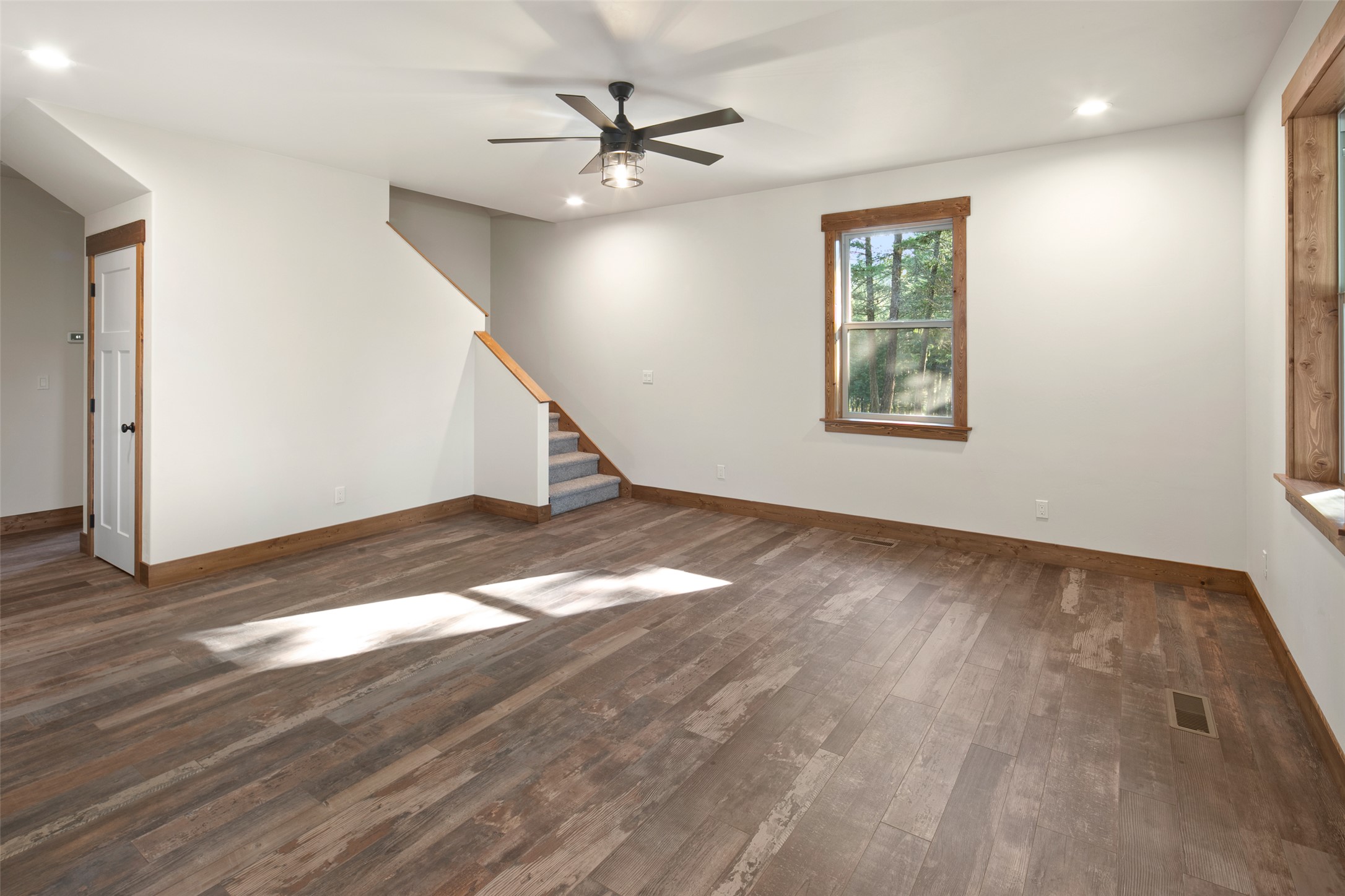 90 Forest Loop Property Photo 8