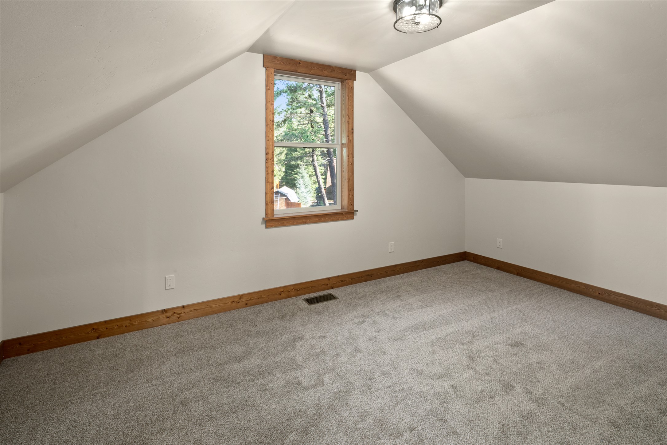 90 Forest Loop Property Photo 23