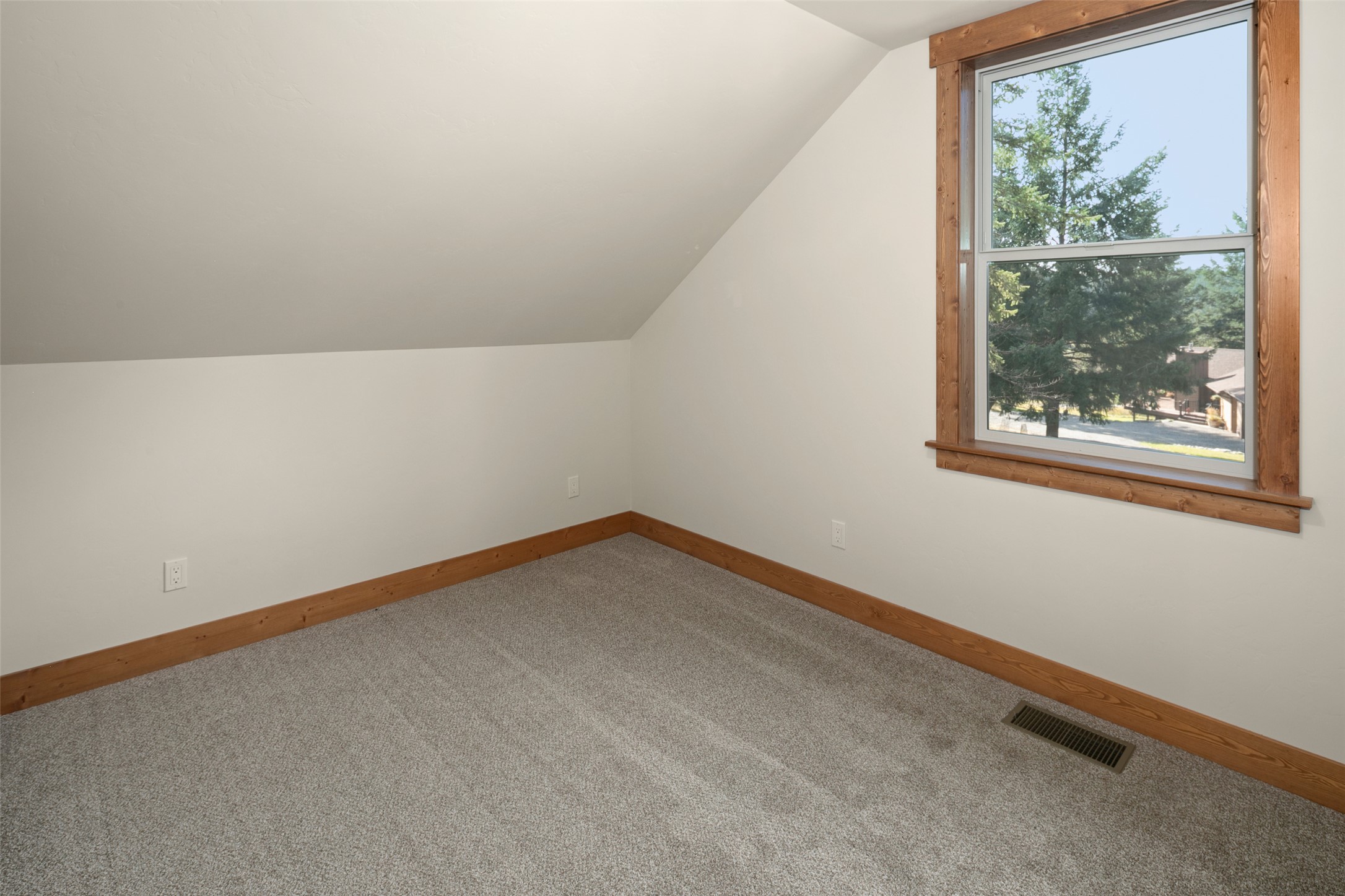 90 Forest Loop Property Photo 29