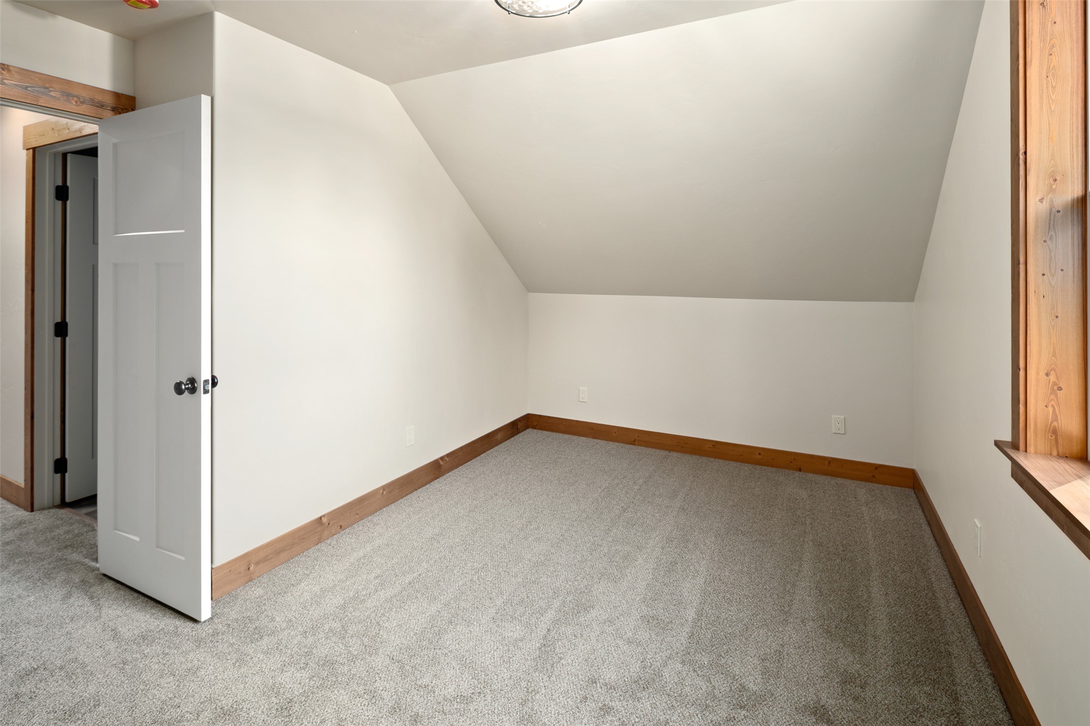90 Forest Loop Property Photo 30