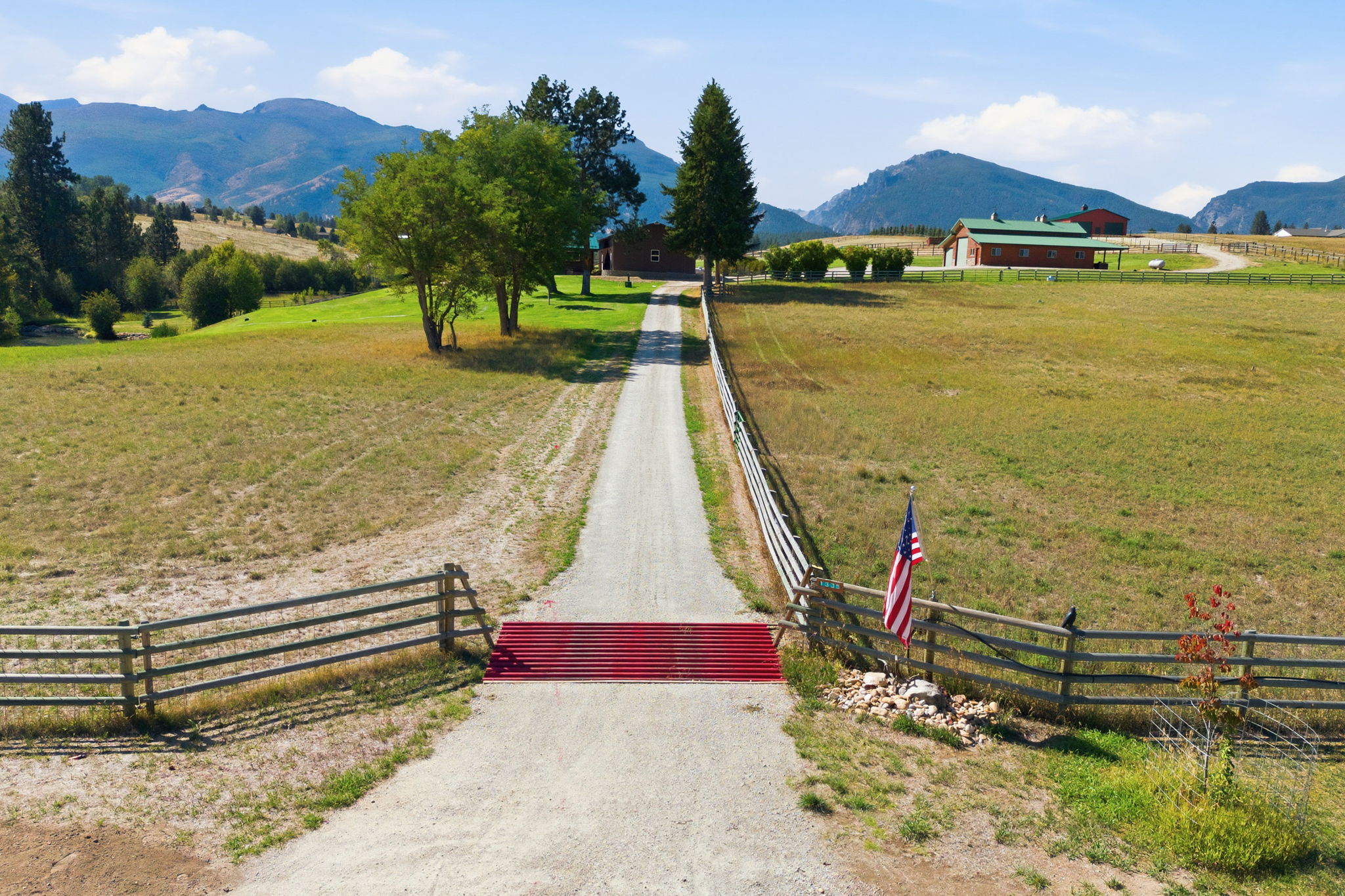 1335 Country Road Property Photo 4