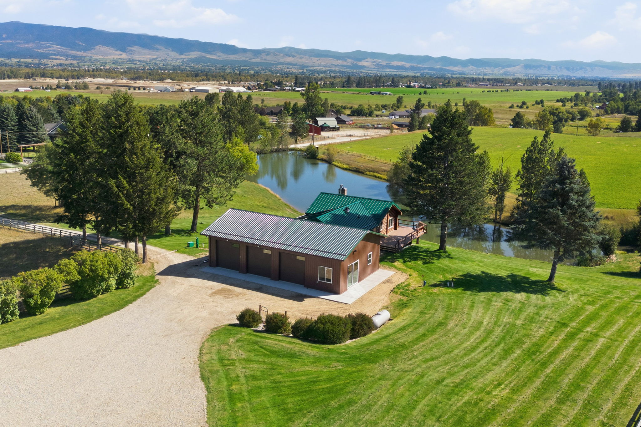 1335 Country Road Property Photo 6