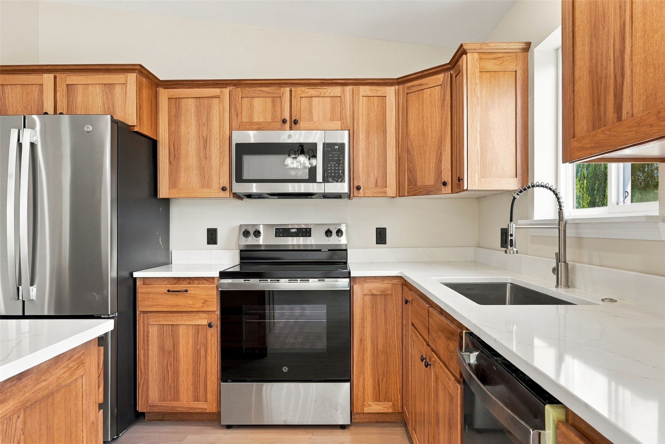 948 Brooks Avenue Property Photo 19