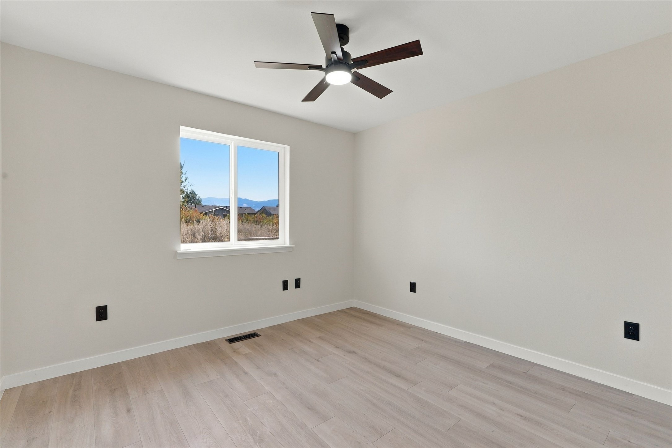948 Brooks Avenue Property Photo 32