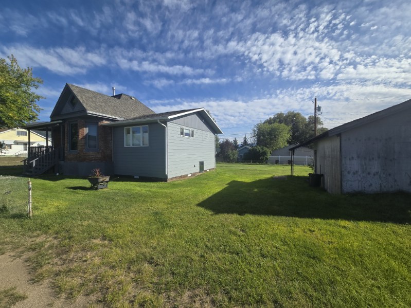 1926 Yale Avenue Property Photo 5