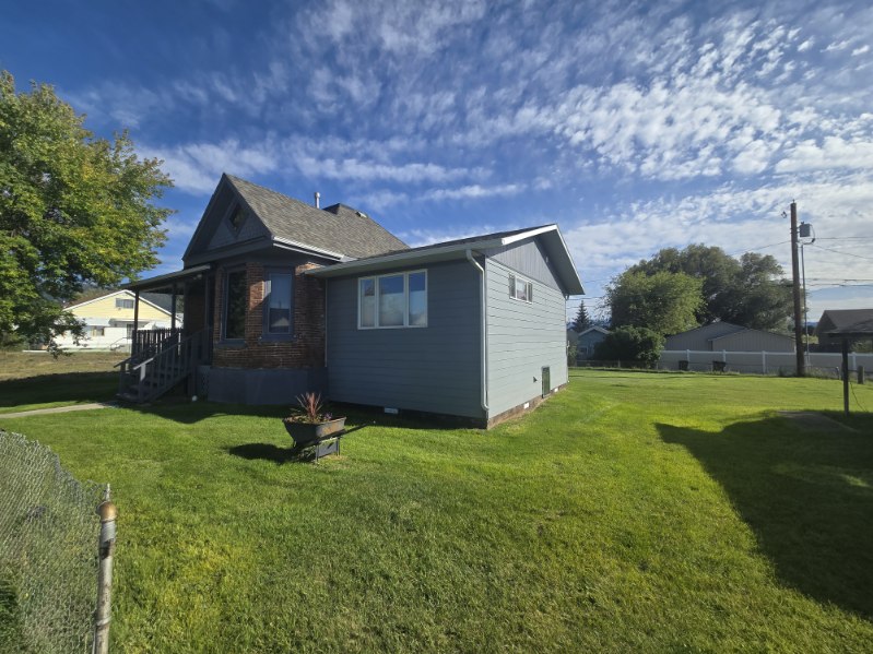 1926 Yale Avenue Property Photo 6