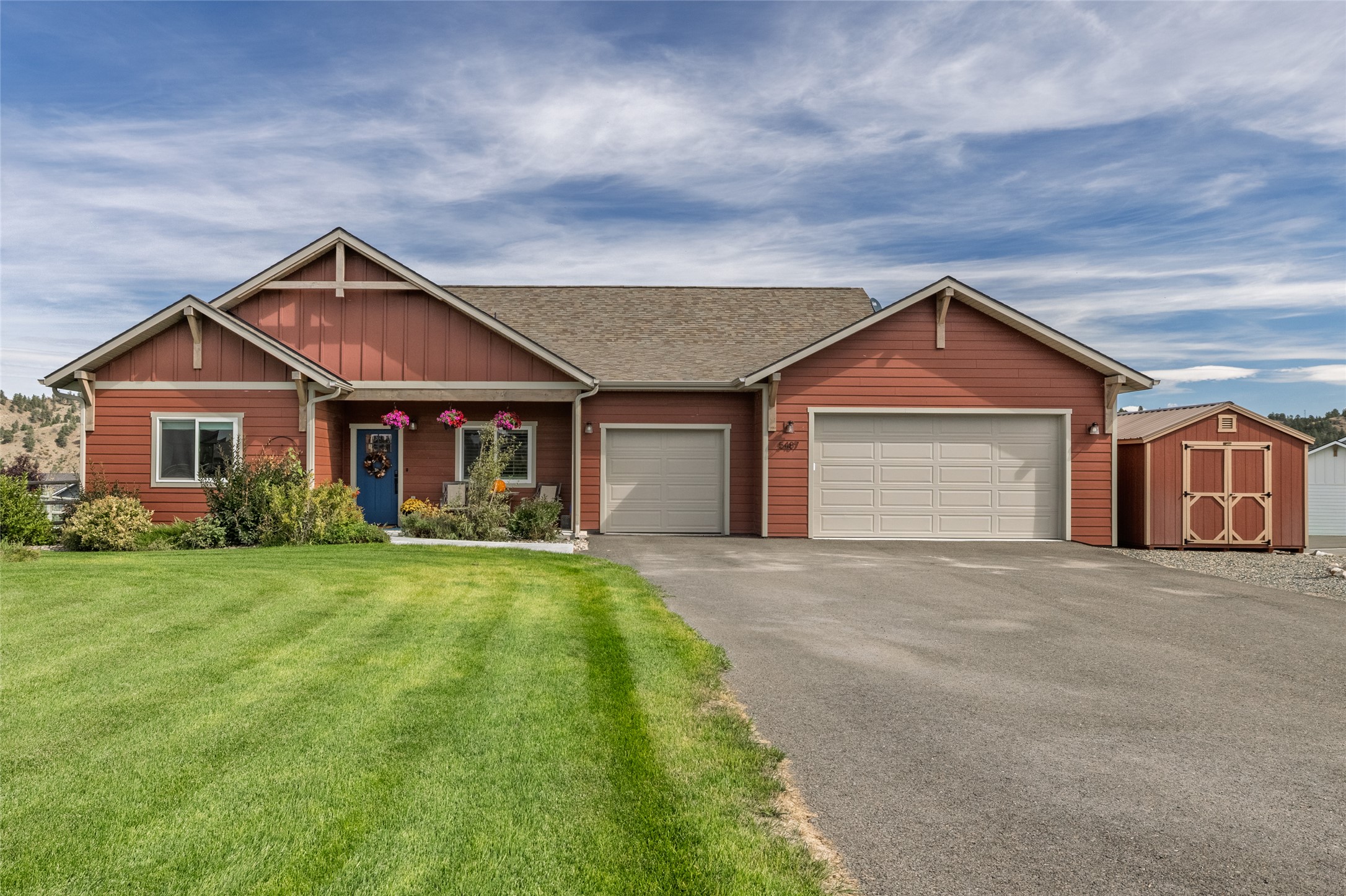 5487 Thimbleberry Loop Property Photo 1