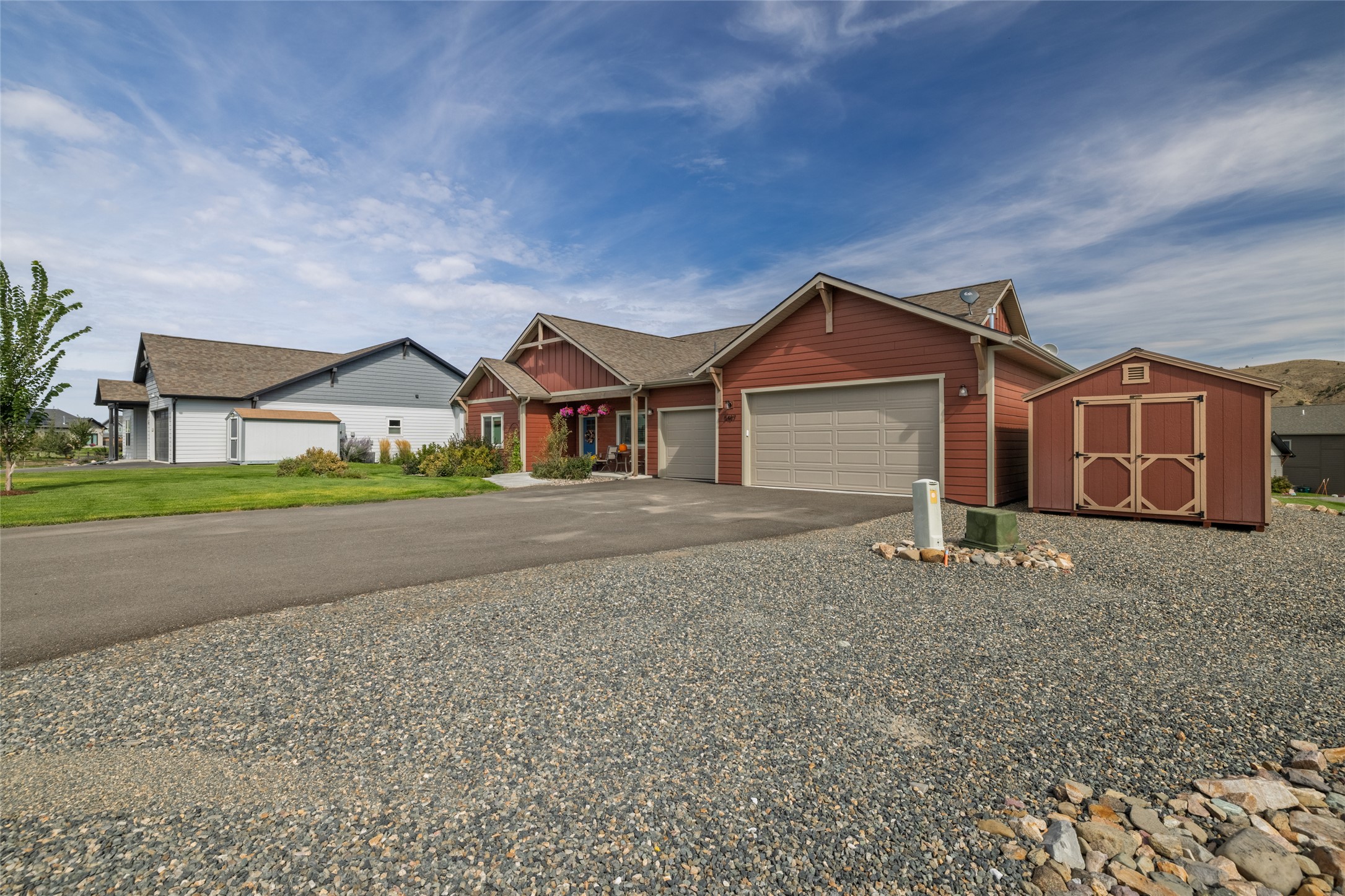 5487 Thimbleberry Loop Property Photo 3