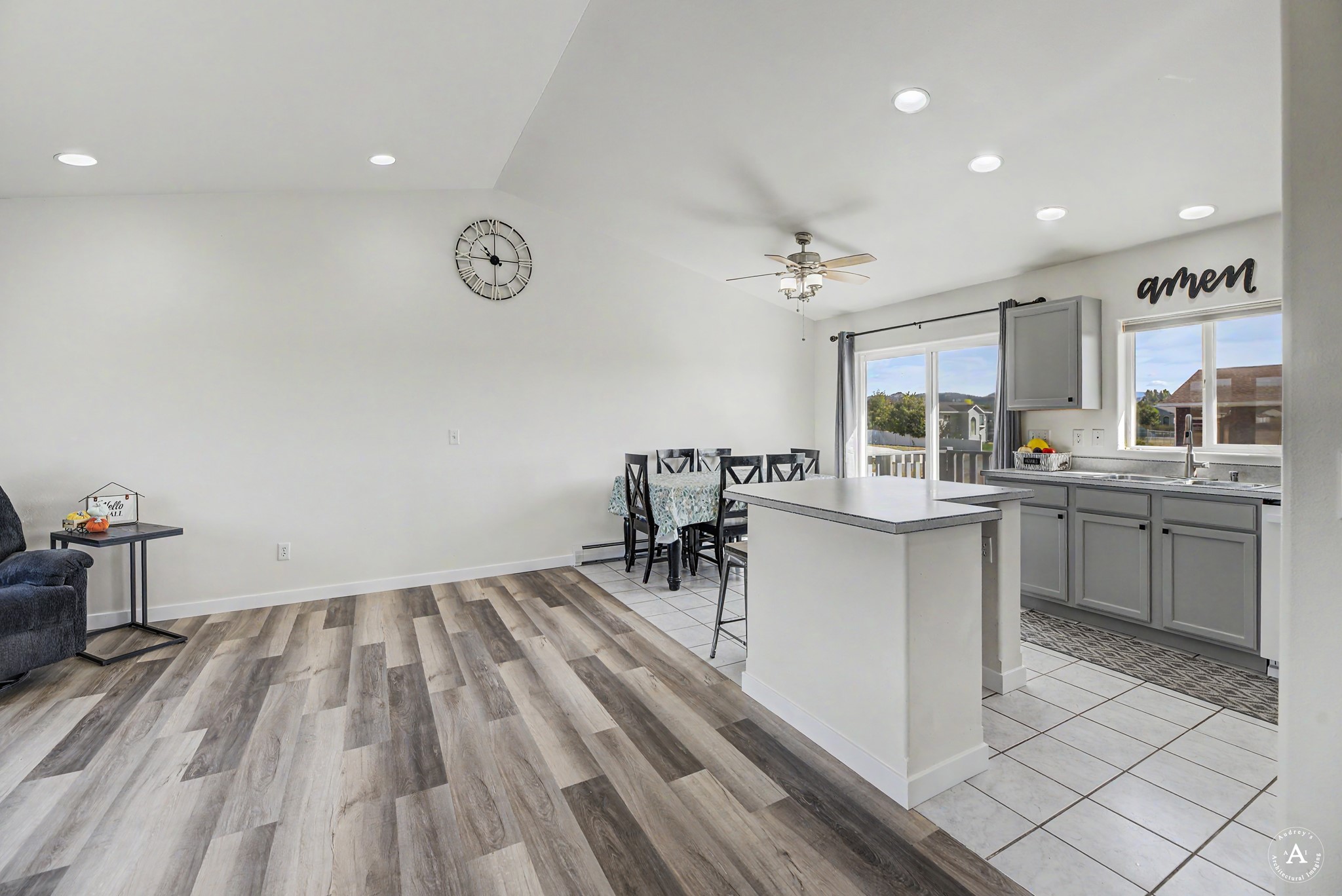 725 Pintail Court Property Photo 4