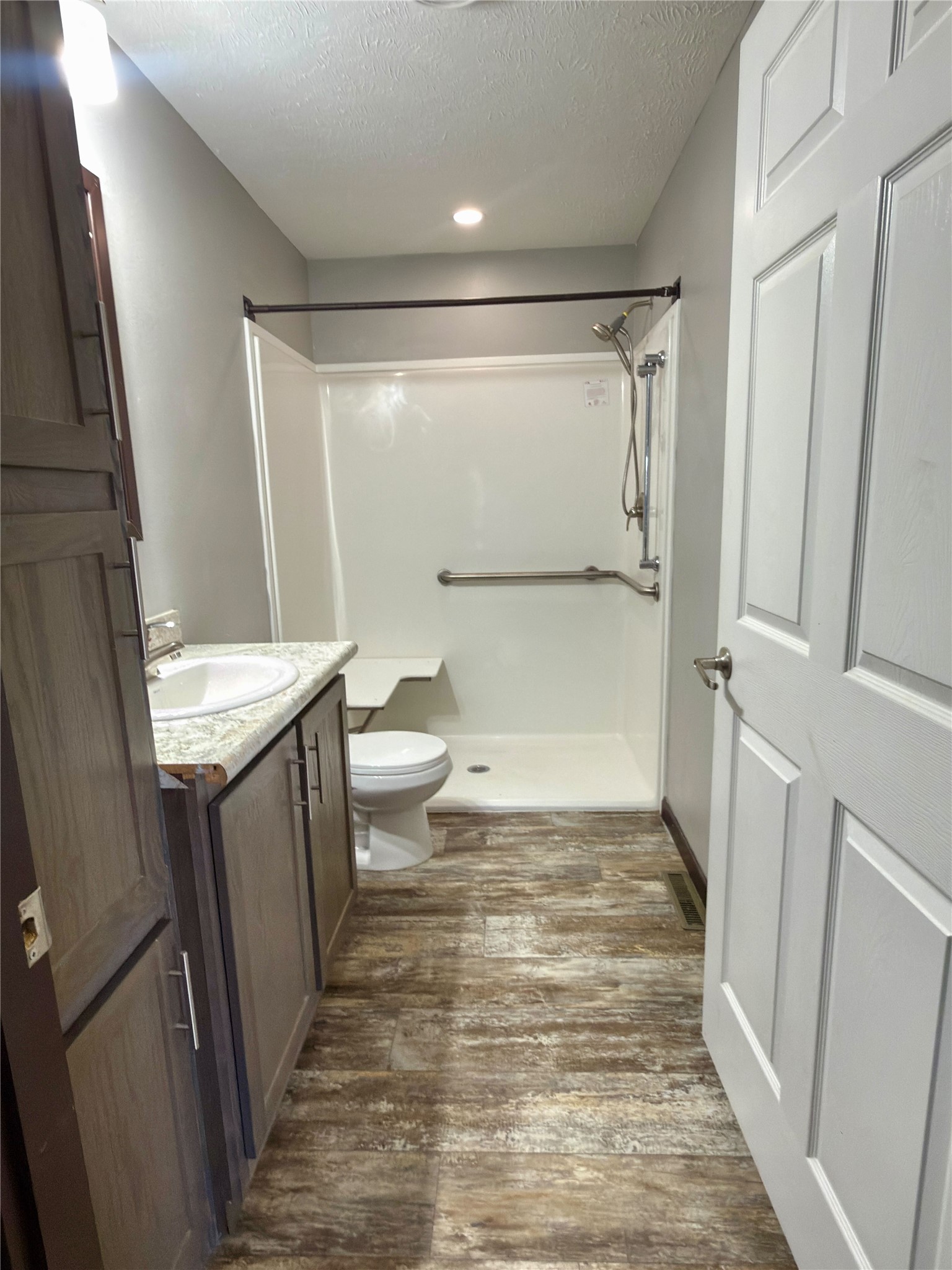 2701 Rockwood Street Property Photo 8