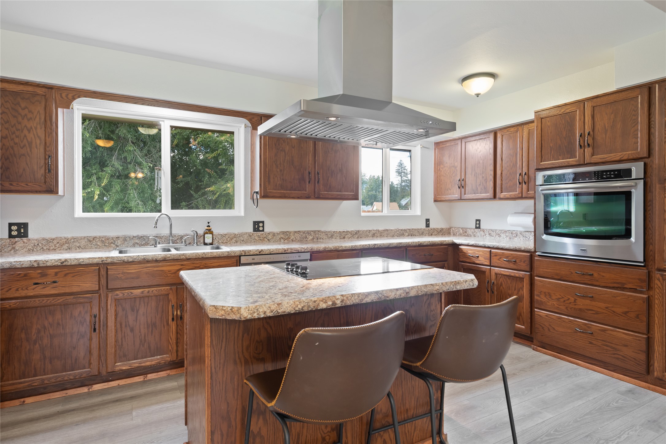 301 Water Street Property Photo 5