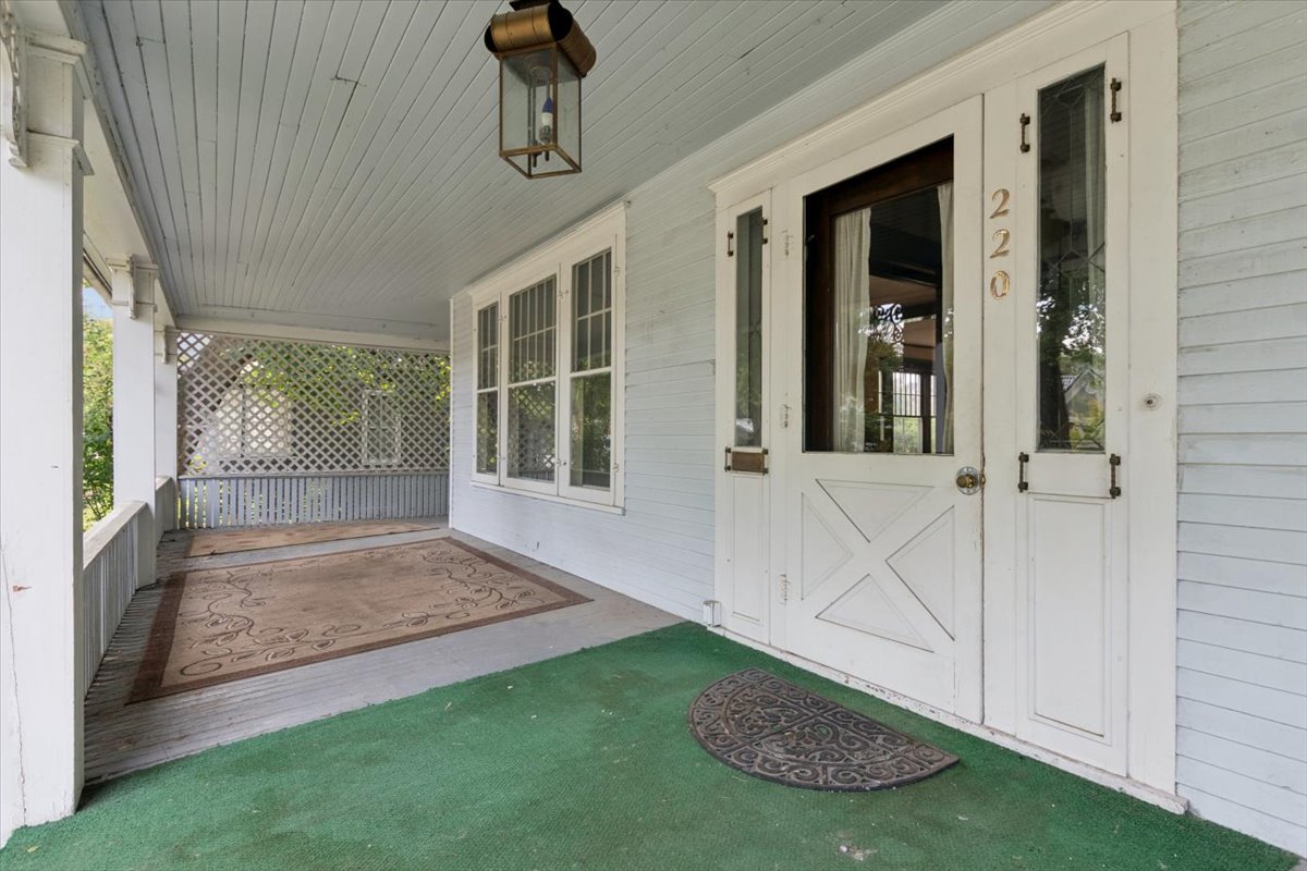 220 4th Avenue E Property Photo 2