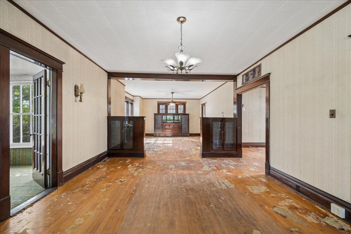 220 4th Avenue E Property Photo 3