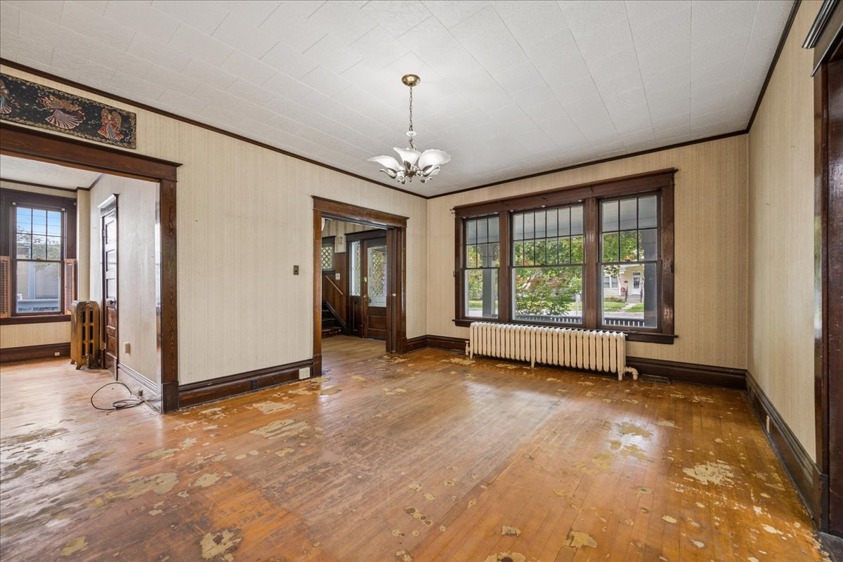 220 4th Avenue E Property Photo 4