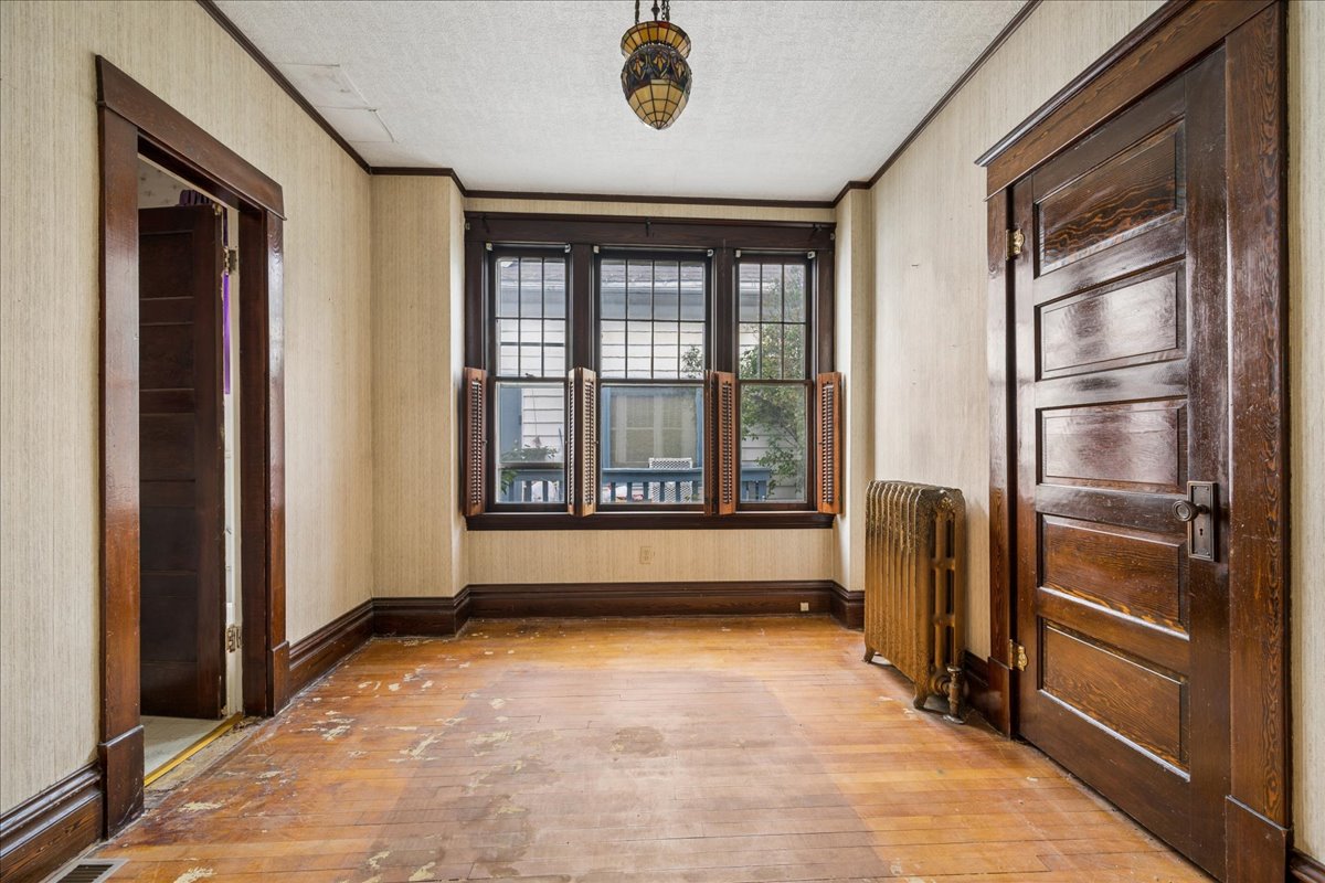 220 4th Avenue E Property Photo 5