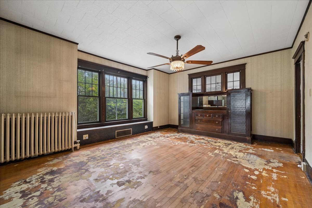 220 4th Avenue E Property Photo 7