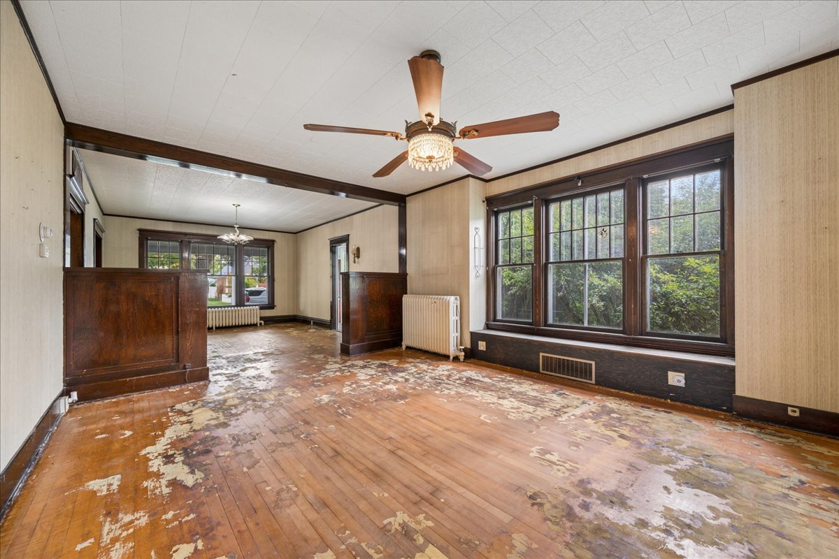 220 4th Avenue E Property Photo 8