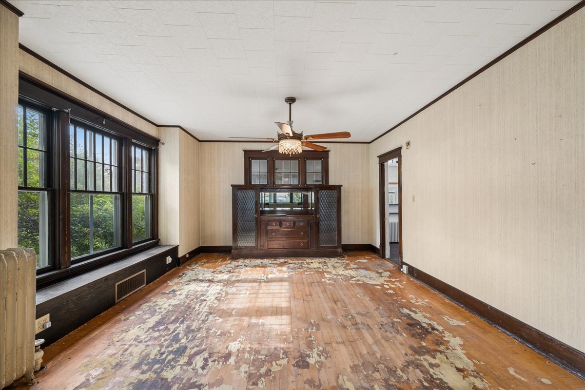 220 4th Avenue E Property Photo 9