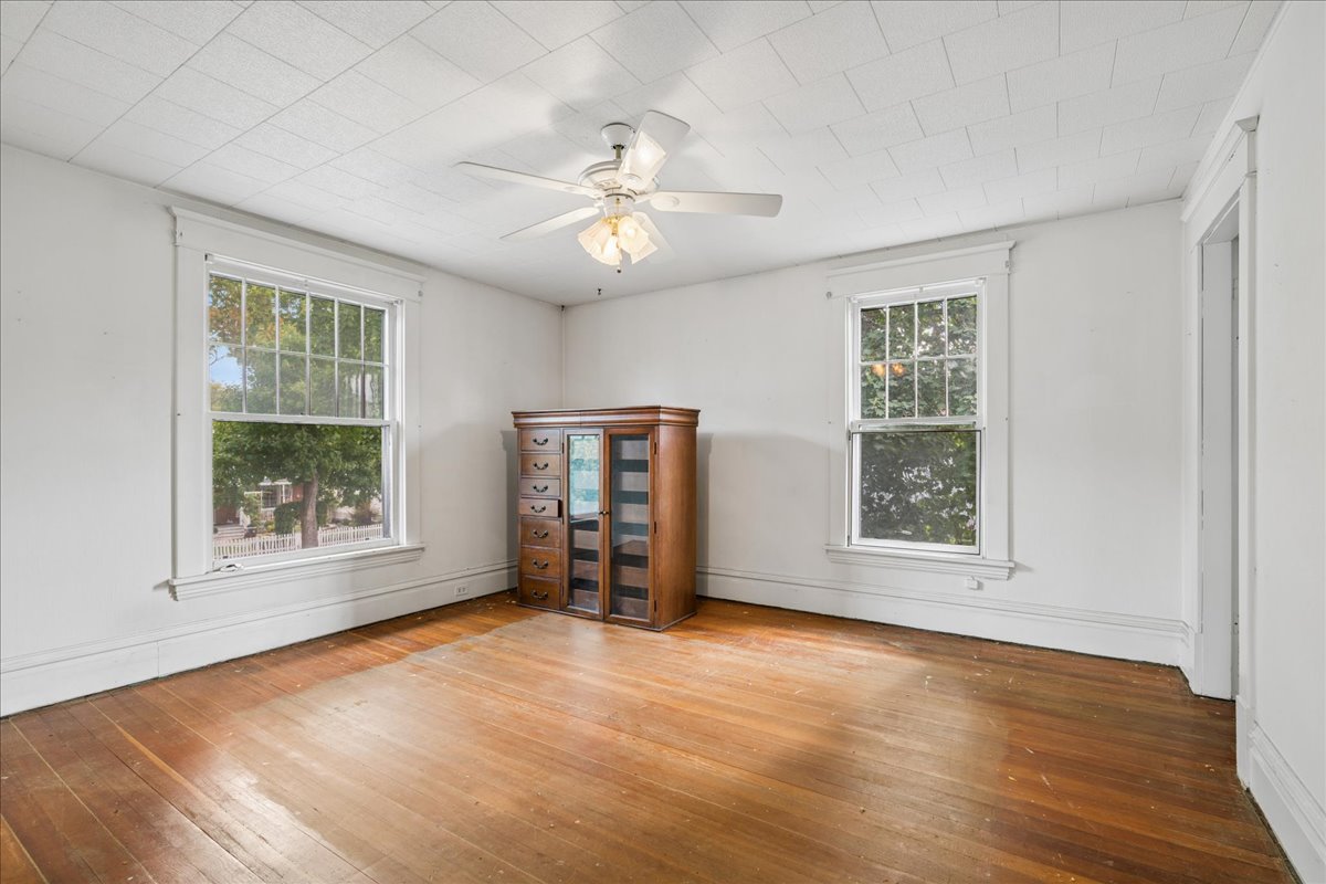 220 4th Avenue E Property Photo 11
