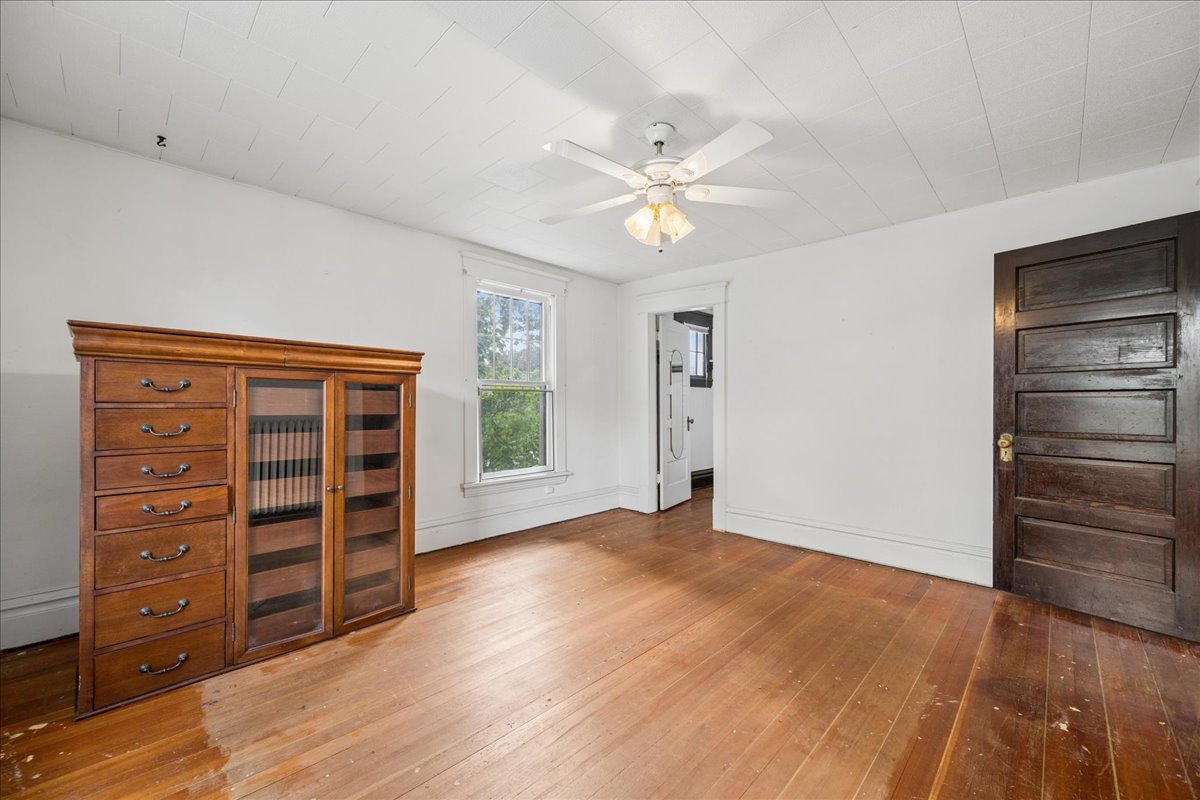 220 4th Avenue E Property Photo 12