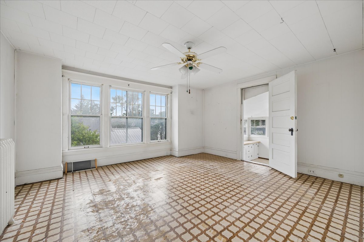 220 4th Avenue E Property Photo 15