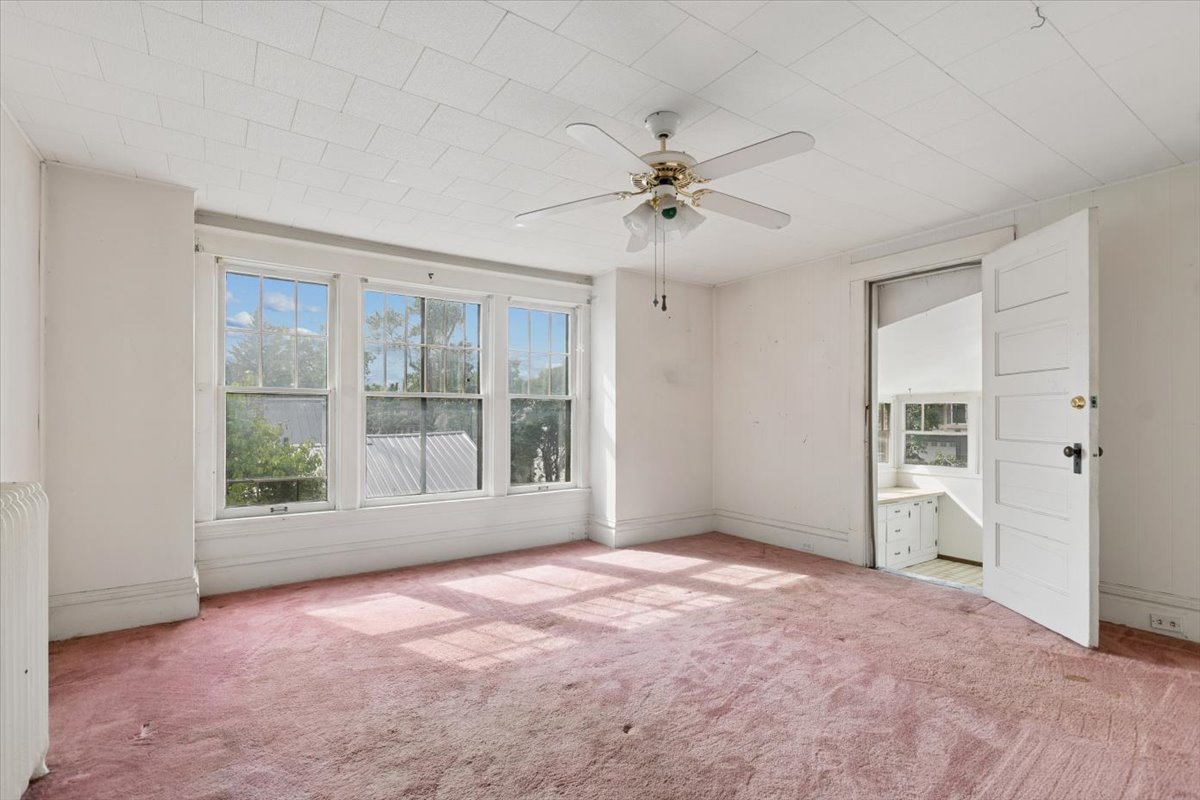 220 4th Avenue E Property Photo 16