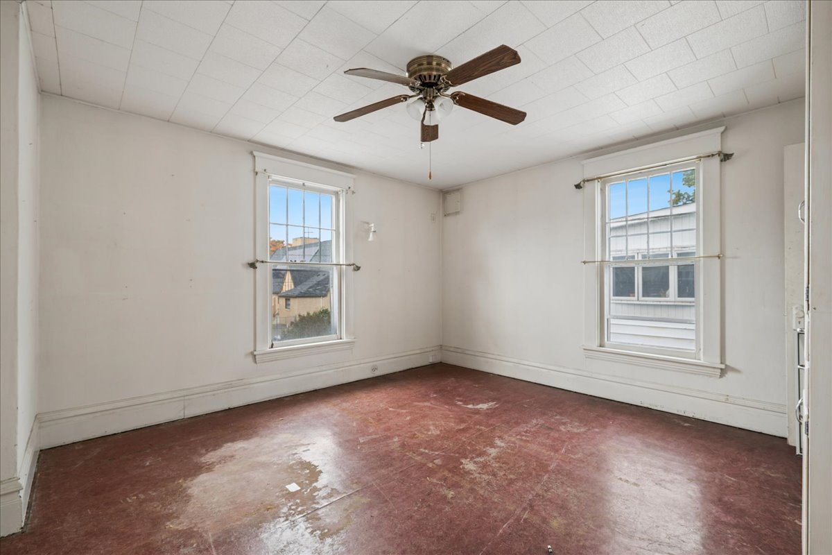 220 4th Avenue E Property Photo 16