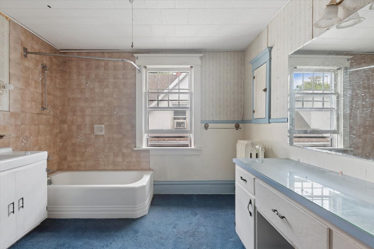 220 4th Avenue E Property Photo 18