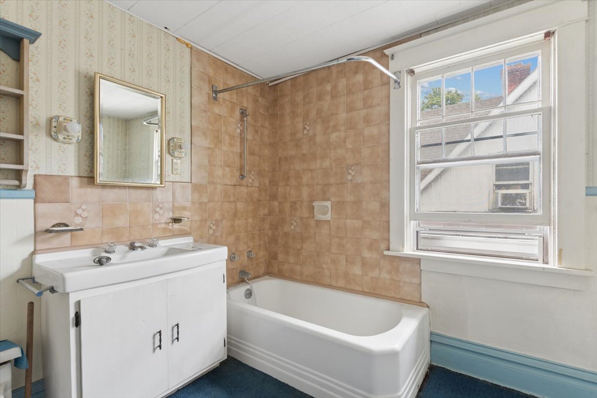 220 4th Avenue E Property Photo 19