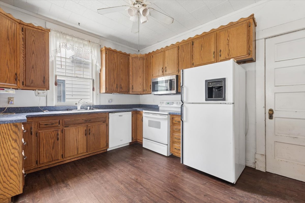 220 4th Avenue E Property Photo 25