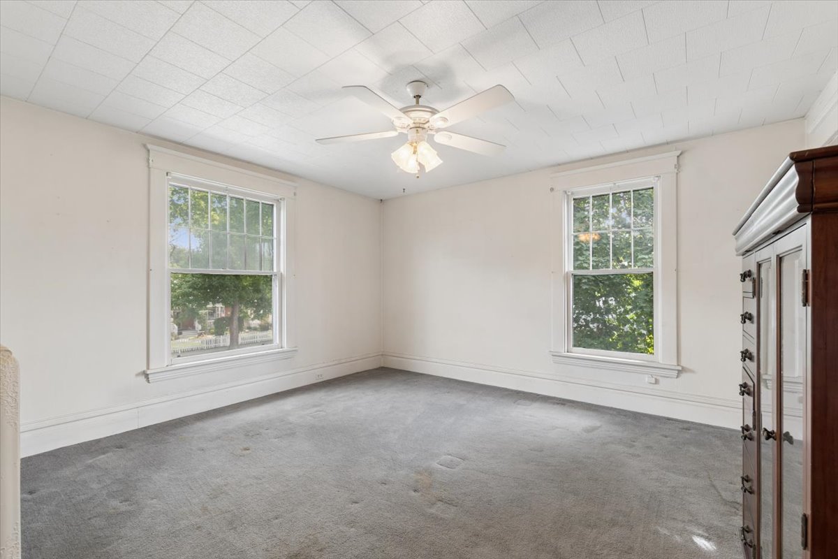 220 4th Avenue E Property Photo 27