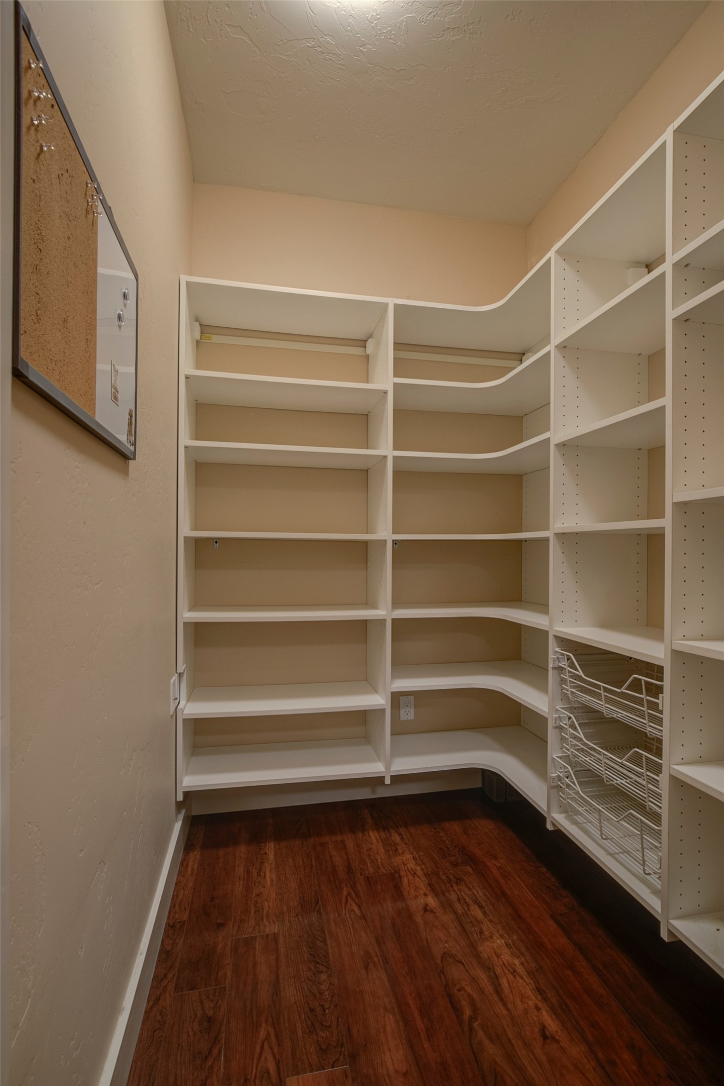 2060 Scott Drive Property Photo 9