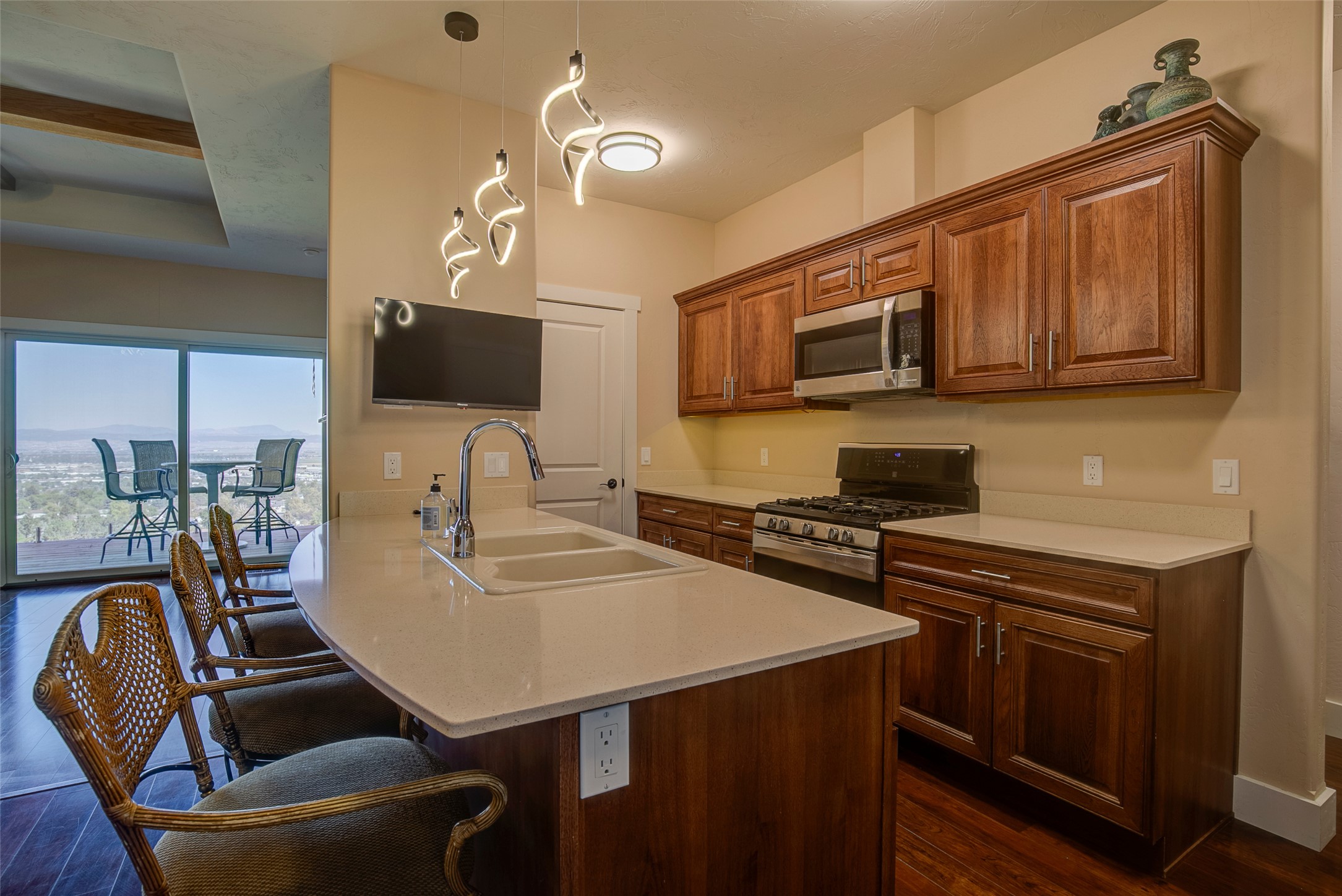 2060 Scott Drive Property Photo 11