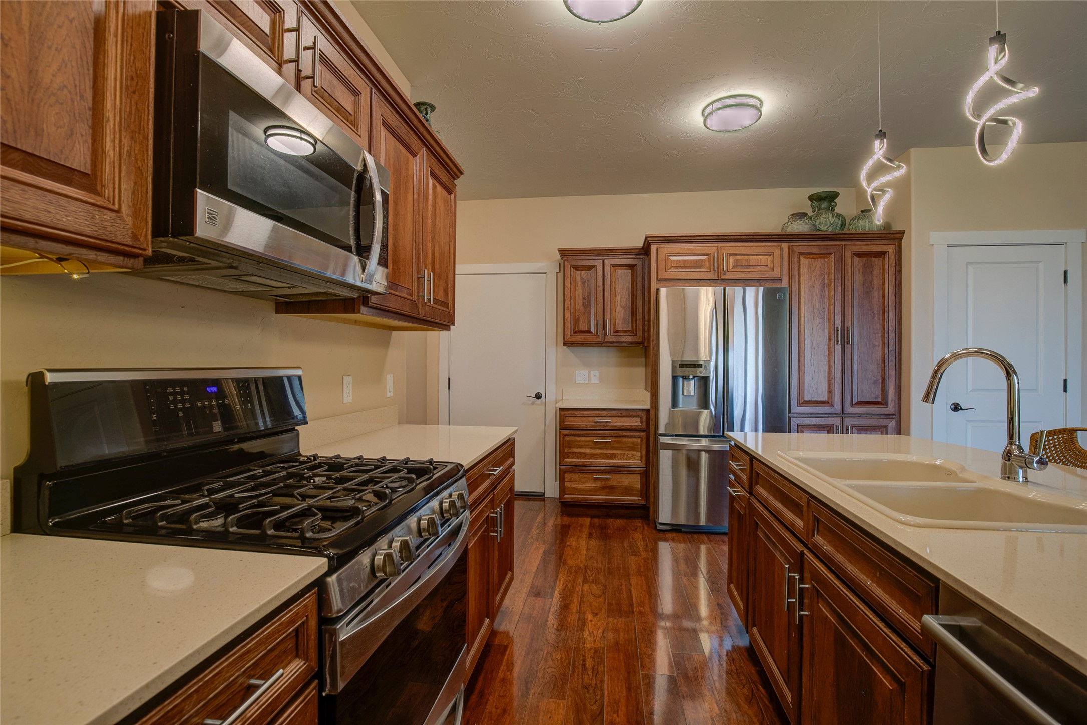 2060 Scott Drive Property Photo 12