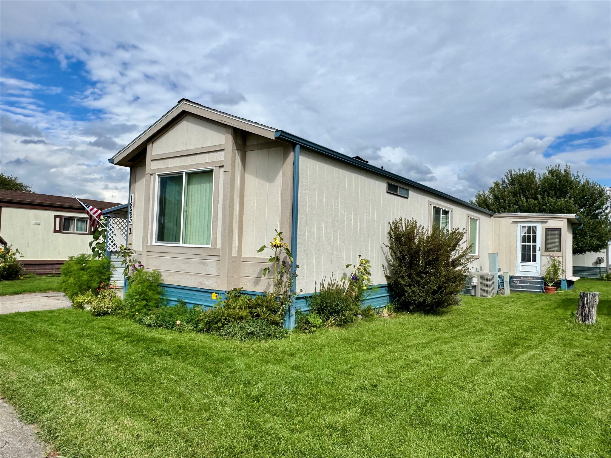 1863 Countryside Court Property Photo 2