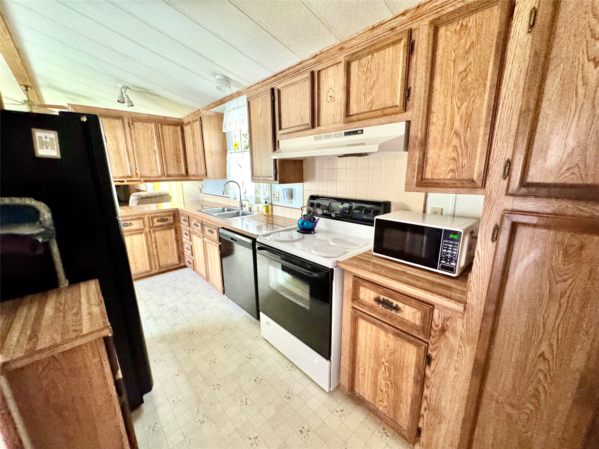 1863 Countryside Court Property Photo 23