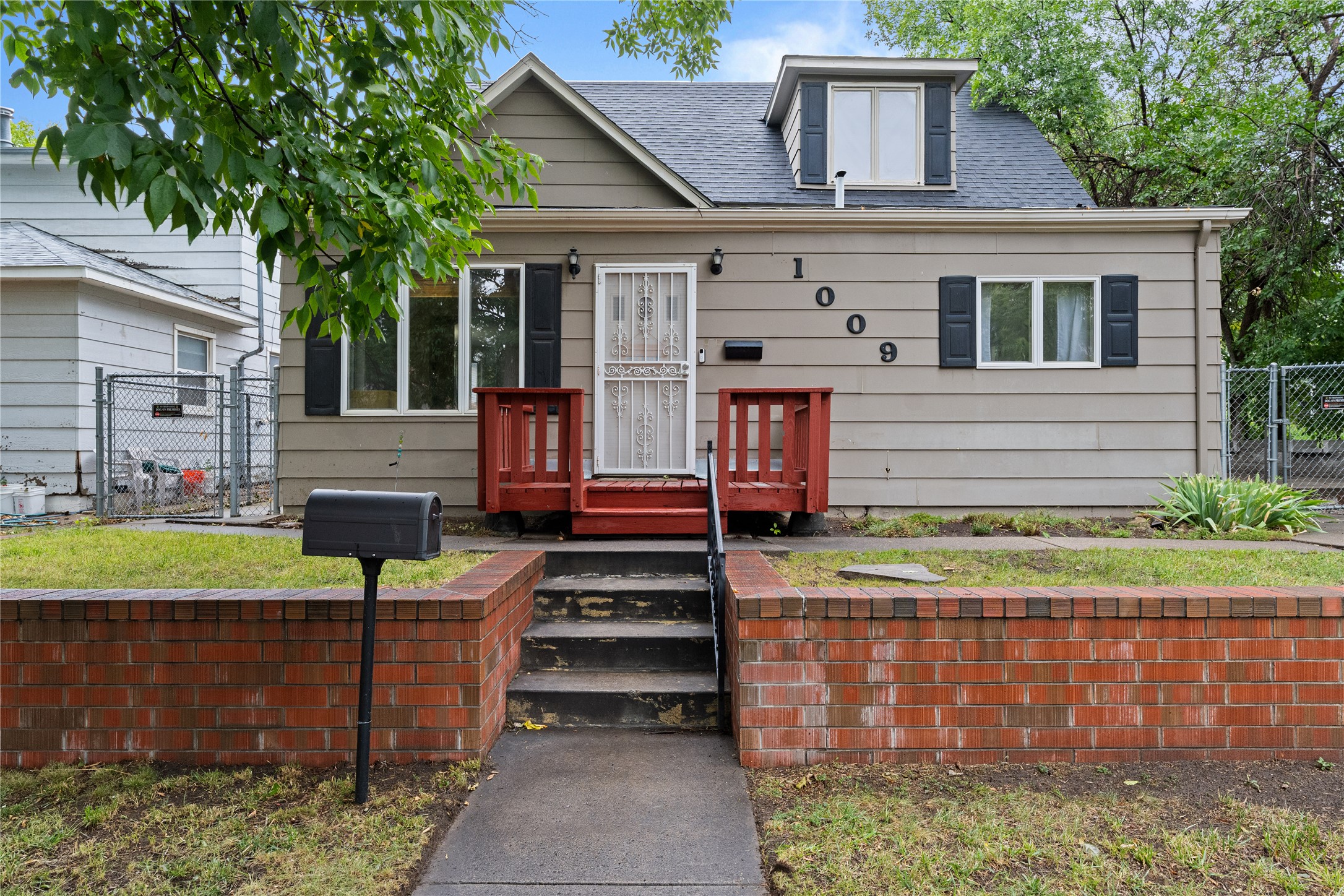 1009 3rd Avenue S Property Photo 2