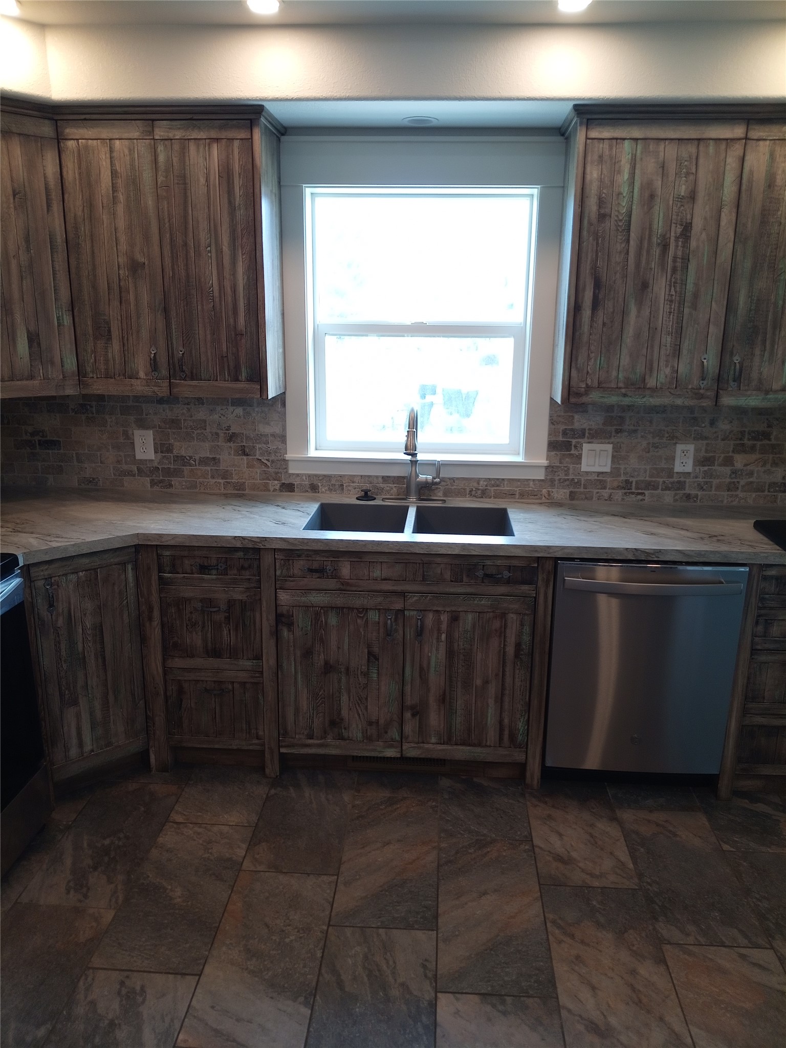 902 Rickards Street Property Photo 13