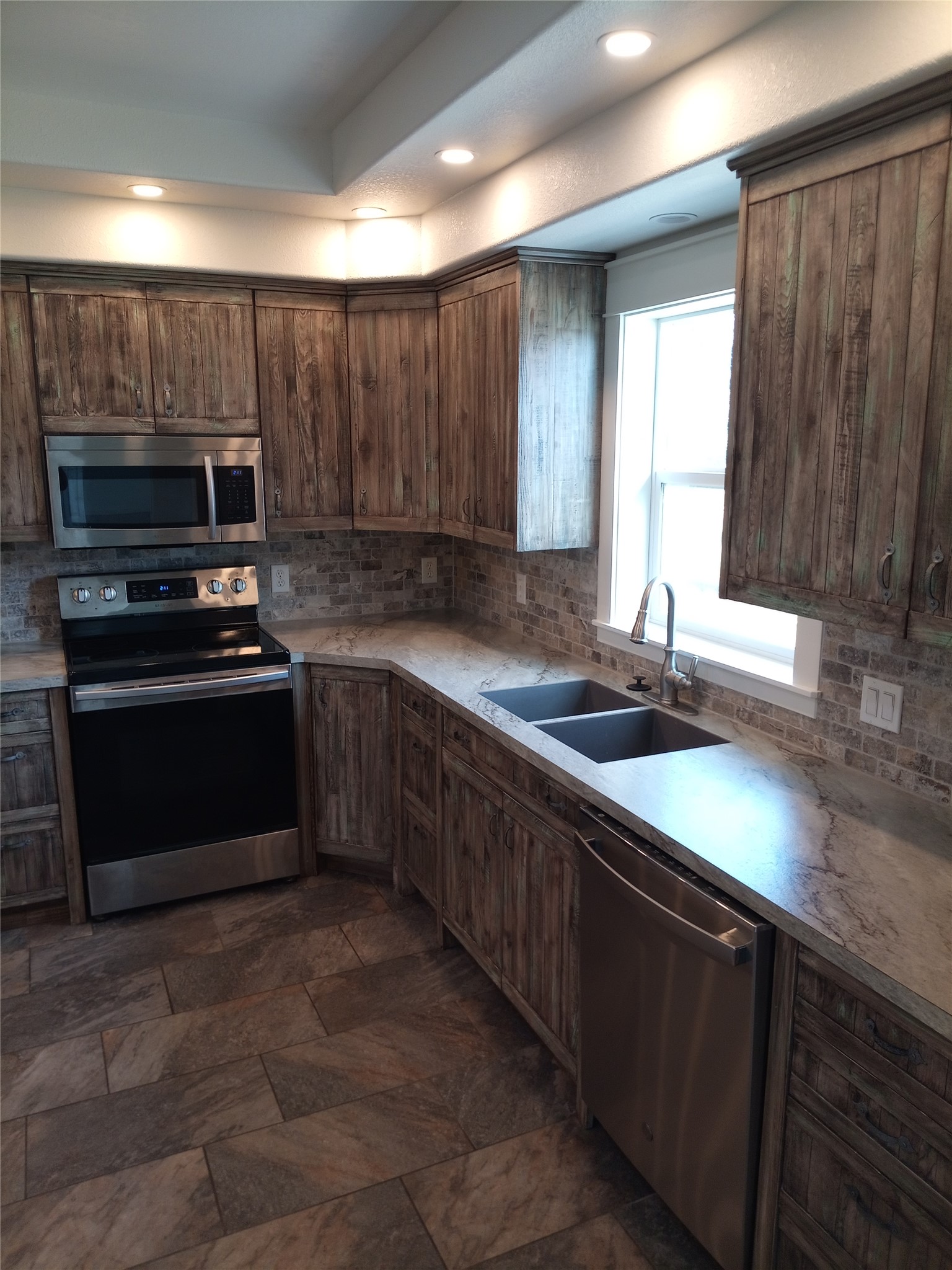 902 Rickards Street Property Photo 15