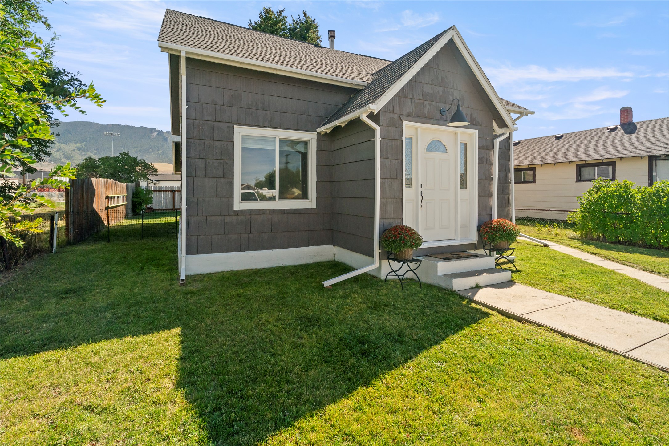 1720 Thomas Avenue Property Photo 4