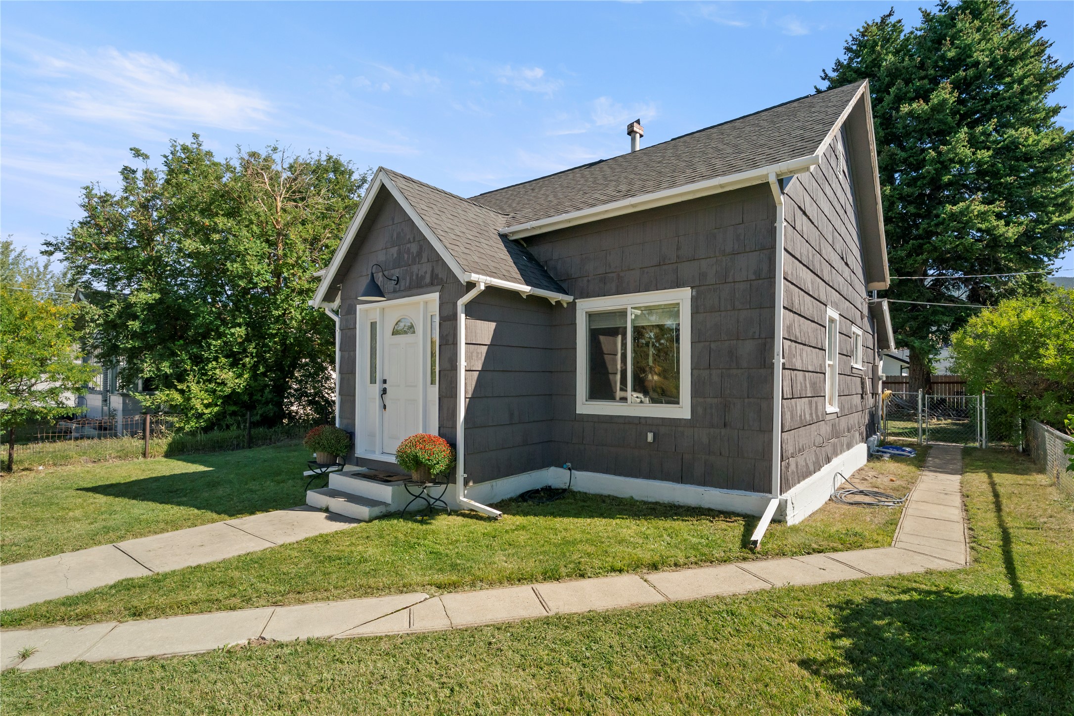 1720 Thomas Avenue Property Photo 5