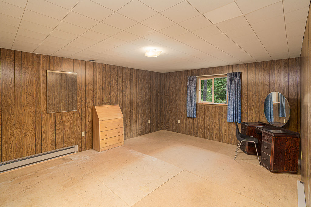 28 1st Avenue E Property Photo 3