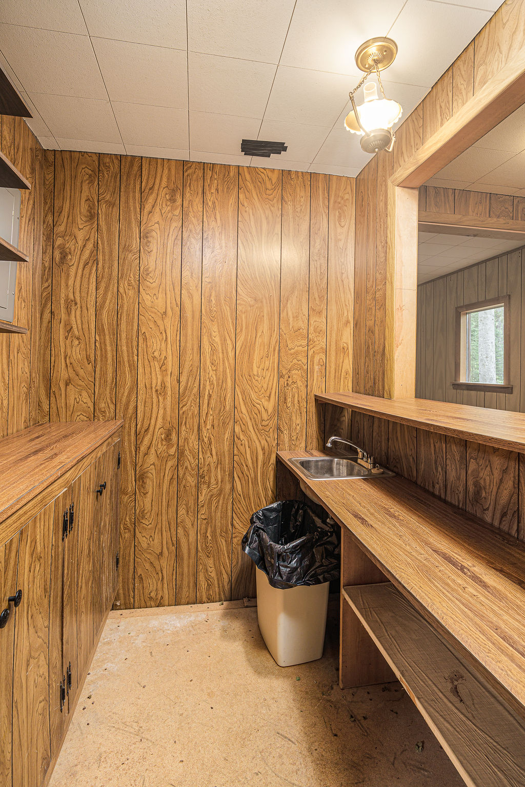 28 1st Avenue E Property Photo 4
