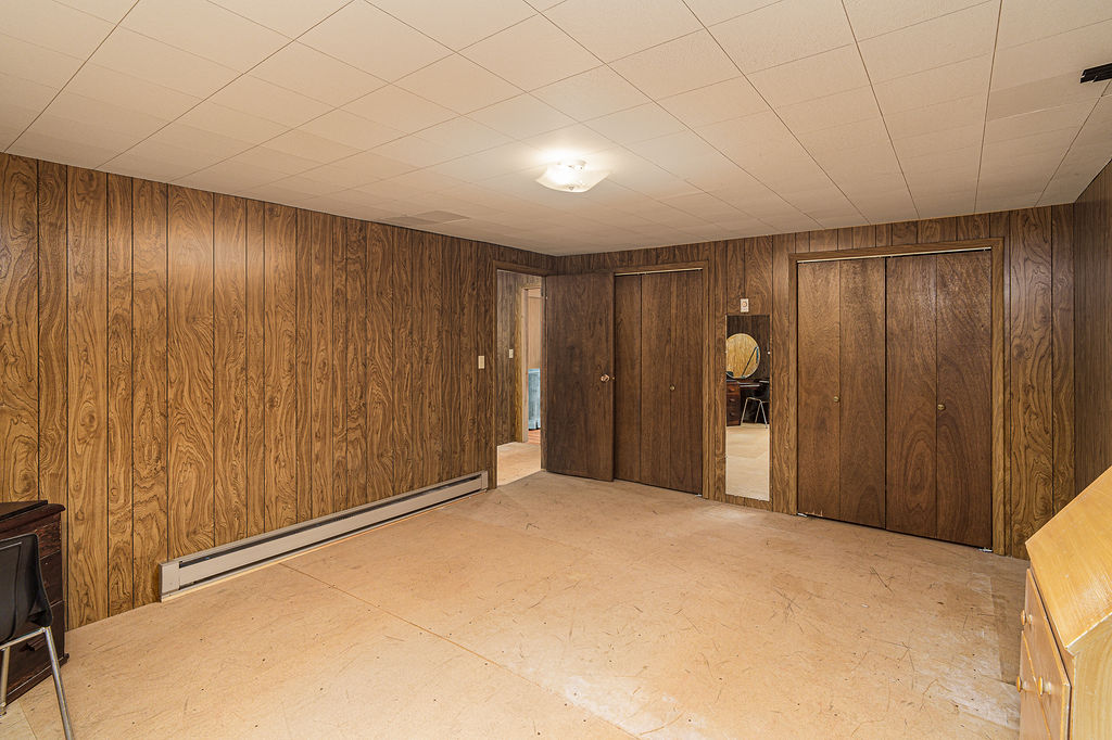 28 1st Avenue E Property Photo 7