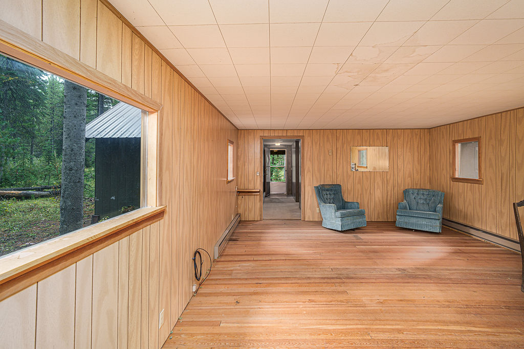 28 1st Avenue E Property Photo 9