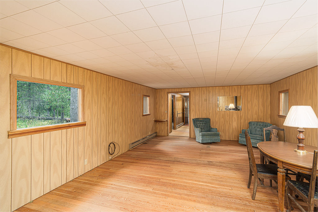 28 1st Avenue E Property Photo 10