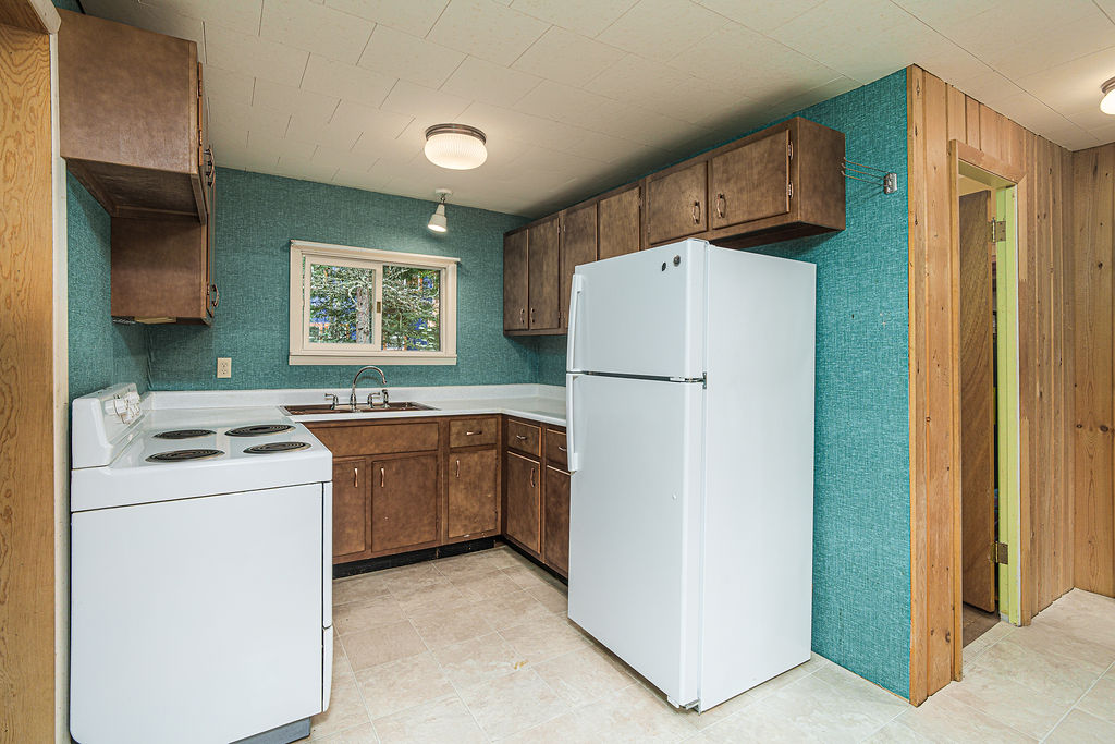 28 1st Avenue E Property Photo 14