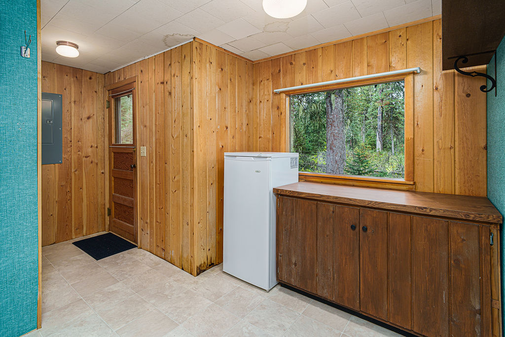 28 1st Avenue E Property Photo 15